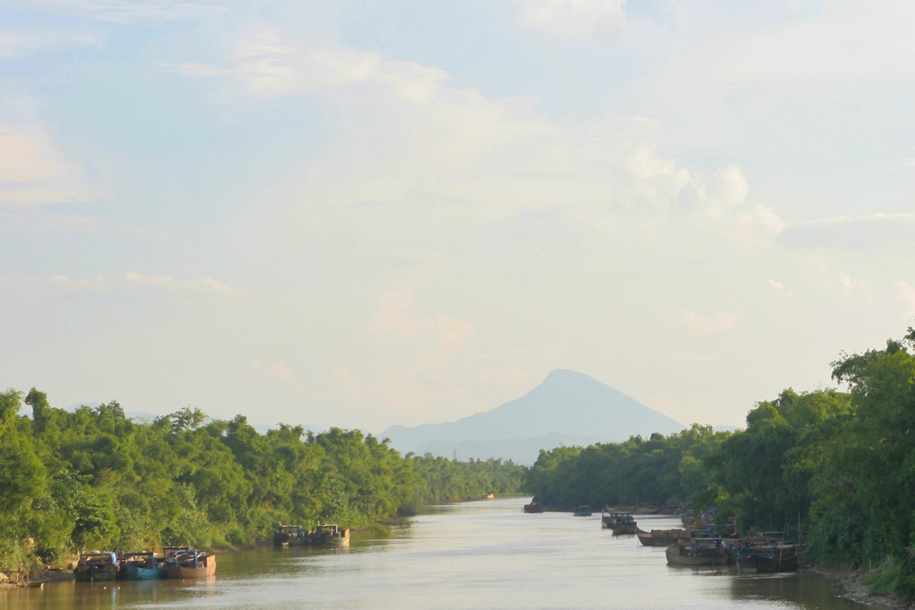 Vì[-]sao[-]sông[-]Vĩnh[-]Điện[-]xuất[-]hiện[-]trên[-]cửu[-]đỉnh[-]triều[-]Nguyễn?