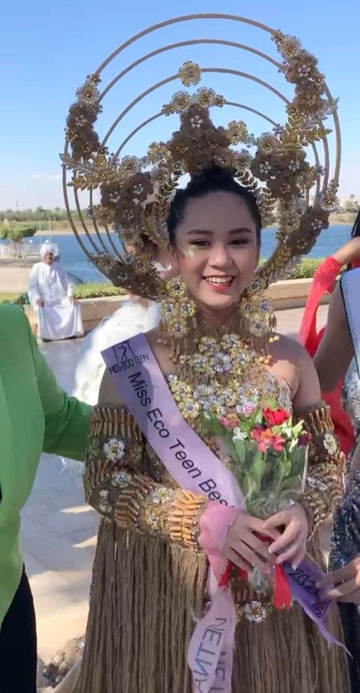 Bella[-]Vũ[-]Huyền[-]Diệu[-]đoạt[-]giải[-]trang[-]phục[-]về[-]Môi[-]trường[-]tại[-]cuộc[-]thi[-]Miss[-]Eco[-]Teen[-]International