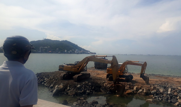 Dự[-]án[-]lấp[-]biển[-]làm[-]thủy[-]cung[-]ngay[-]"mặt[-]tiền"[-]Vũng[-]Tàu