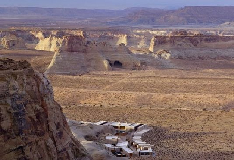 Resort[-]Amangiri[-]mọc[-]lên[-]như[-]một[-]ốc[-]đảo[-]tuyệt[-]đẹp