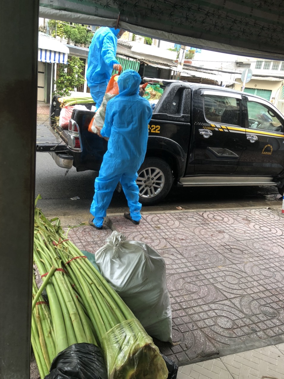 Ám[-]lòng[-]chuyến[-]cứu[-]trợ[-]"Thần[-]Tốc"[-]của[-]Nhà[-]Chùa