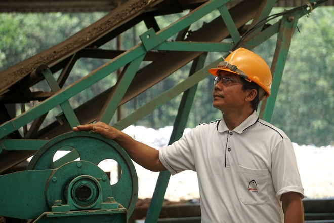 Người[-]đàn[-]ông[-]"yêu[-]rác[-]cháy[-]bỏng"[-]và[-]giấc[-]mơ[-]biến[-]rác[-]thành[-]tiền