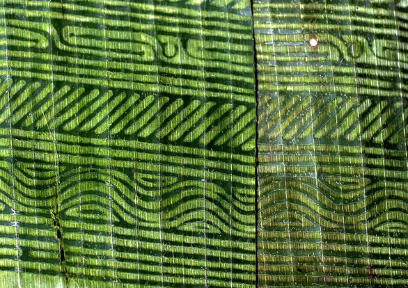 Ở[-]nơi[-]tiền[-]làm[-]từ[-]lá[-]chuối
