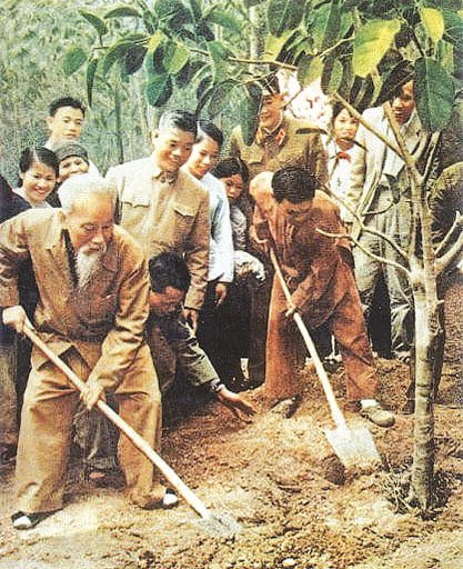 Chủ[-]tịch[-]Hồ[-]Chí[-]Minh[-]và[-]khát[-]vọng[-]xanh