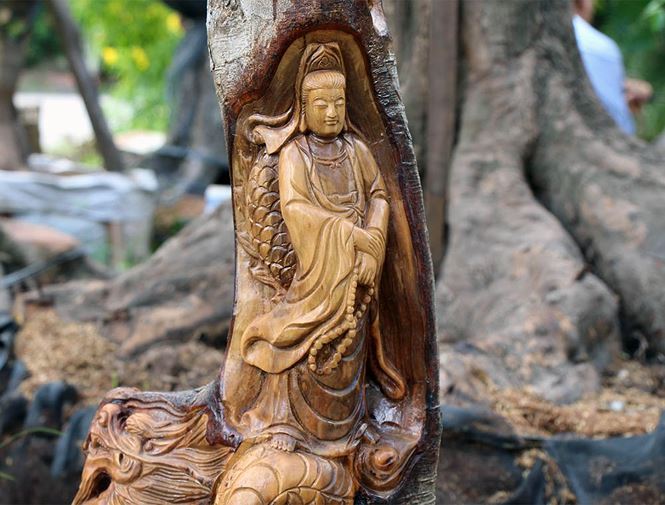 Tượng[-]Phật[-]Di[-]Lặc[-]hiện[-]hình[-]trên[-]cây[-]khế[-]già