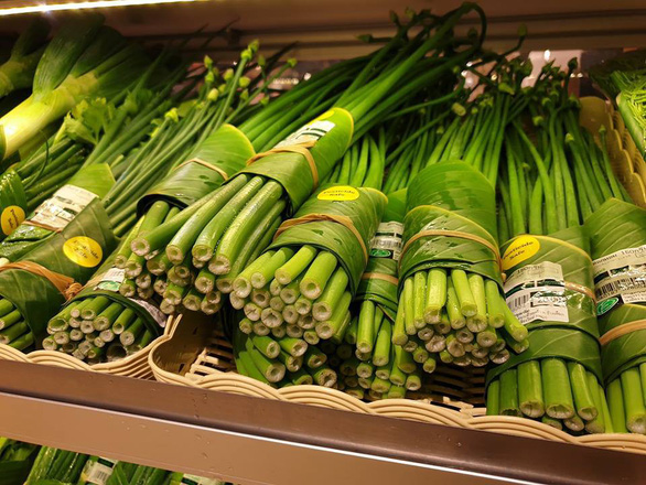 Siêu[-]thị[-]Thái[-]Lan[-]dùng[-]lá[-]chuối[-]gói[-]thực[-]phẩm