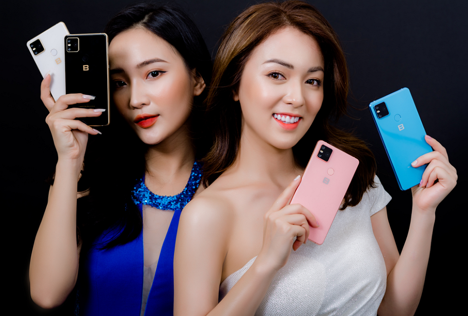 Bphone[-]B86[-]-[-]smartphone[-]đầu[-]tiên[-]không[-]phím[-]bấm,[-]mang[-]đến[-]những[-]trải[-]nghiệm[-]không[-]giới[-]hạn
