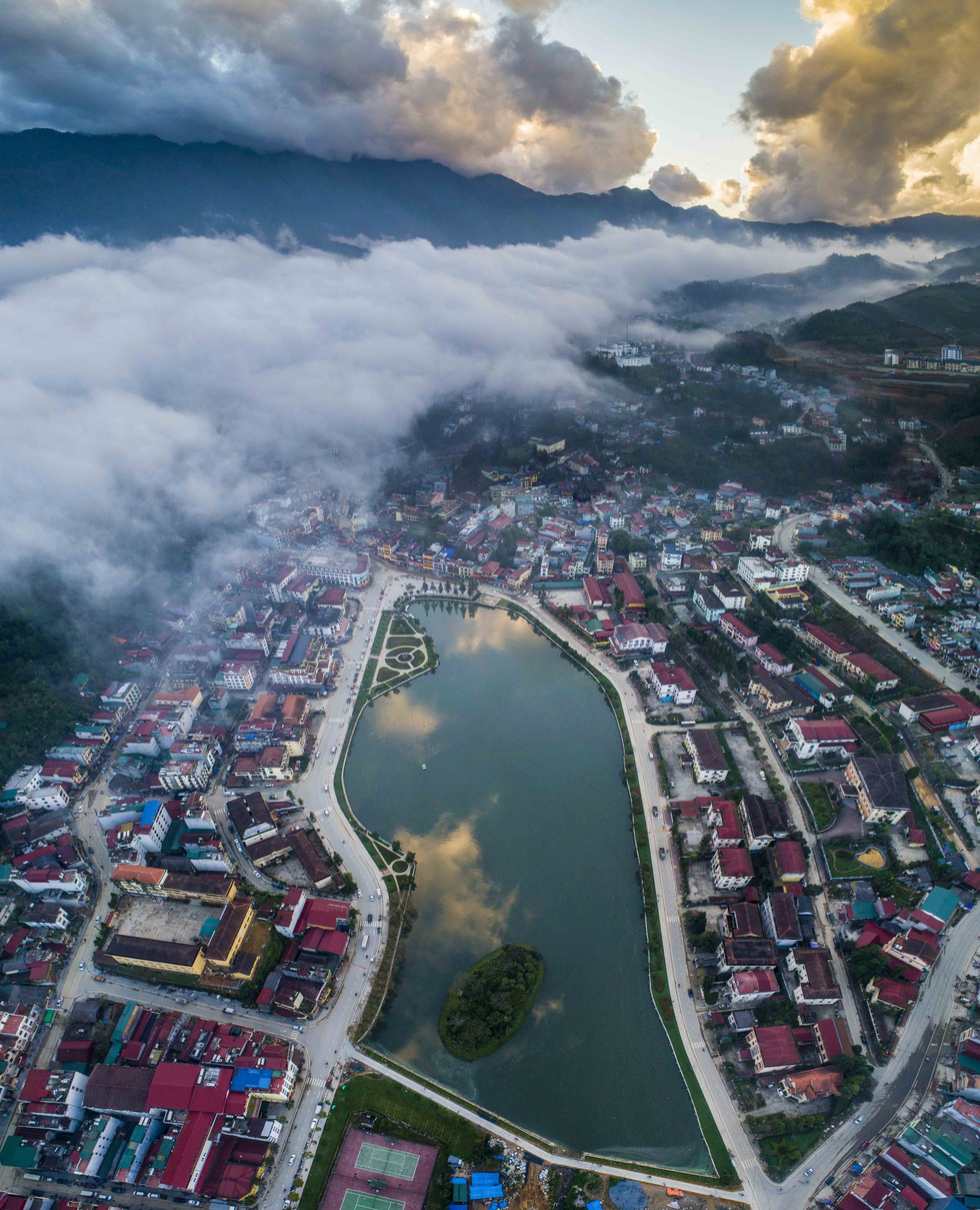Đến[-]núi[-]Hàm[-]Rồng[-]săn[-]mây[-]luồn[-]Sa[-]Pa