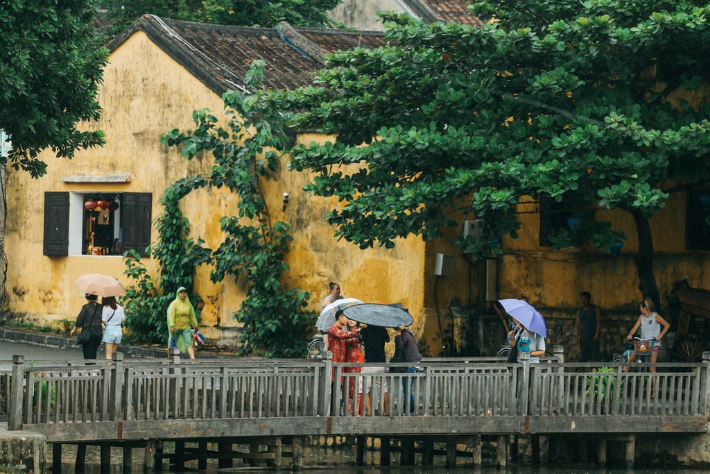 Lời[-]giải[-]cho[-]những[-]bức[-]tường[-]mang[-]màu[-]thời[-]gian[-]ở[-]Hội[-]An