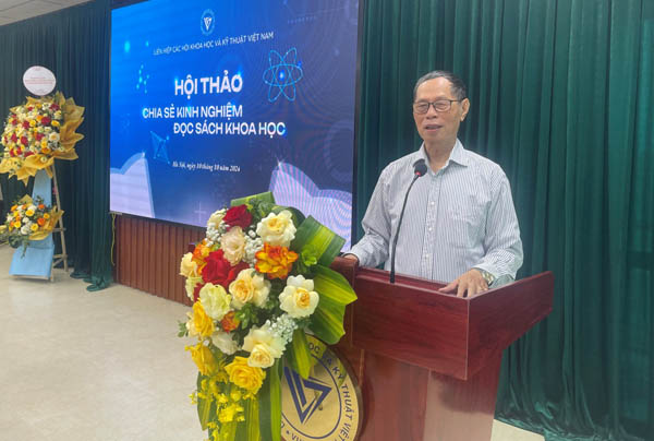 Lãnh[-]đạo[-]của[-]Hội[-]Bảo[-]vệ[-]Thiên[-]nhiên[-]và[-]Môi[-]trường[-]Việt[-]Nam[-]tham[-]gia[-]Hội[-]thảo[-]về[-]kinh[-]nghiệm[-]đọc[-]sách[-]khoa[-]học