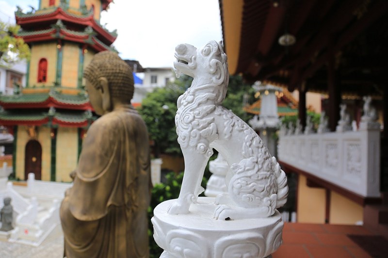 Cận[-]cảnh[-]ngôi[-]chùa[-]có[-]tháp[-]bằng[-]gốm[-]cao[-]nhất[-]Việt[-]Nam
