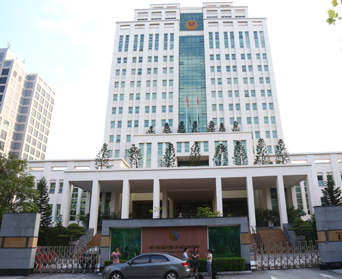 [-]Cục[-]phó[-]mất[-]gần[-]400[-]triệu[-]tường[-]trình[-]"mang[-]tiền[-]đi[-]mua[-]đất"