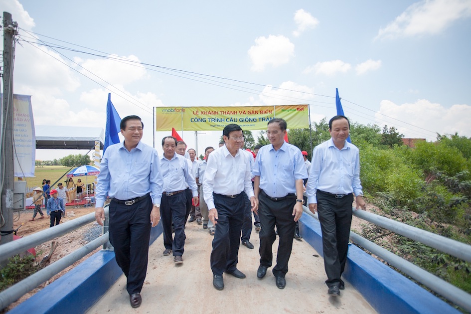 Khánh[-]thành[-]4[-]cây[-]cầu[-]do[-]MobiFone[-]tài[-]trợ[-]tại[-]Long[-]An