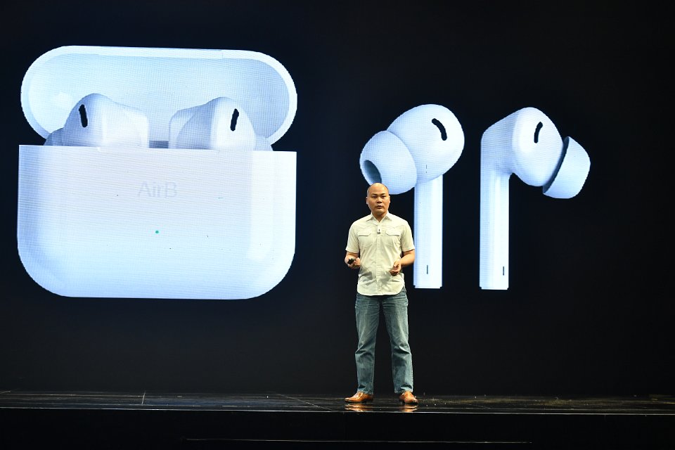 Bphone[-]B86[-]-[-]smartphone[-]đầu[-]tiên[-]không[-]phím[-]bấm,[-]mang[-]đến[-]những[-]trải[-]nghiệm[-]không[-]giới[-]hạn