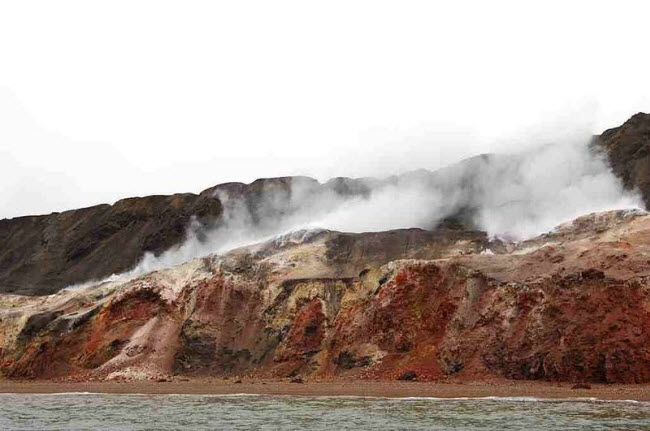 Giải[-]mã[-]bí[-]ẩn[-]đồi[-]bốc[-]khói[-]ở[-]Canada