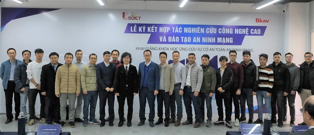 Bkav[-]và[-]Đại[-]học[-]Bách[-]khoa[-]Hà[-]Nội[-]hợp[-]tác[-]nghiên[-]cứu[-]công[-]nghệ[-]cao[-]và[-][-]đào[-]tạo[-]an[-]ninh[-]mạng