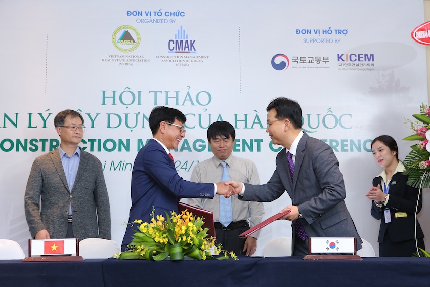 Hoàng[-]Quân[-]ký[-]kết[-]hợp[-]tác[-]sử[-]dụng[-]công[-]cụ[-]quản[-]lý[-]xây[-]dựng[-]với[-]Hiệp[-]hội[-]quản[-]lý[-]xây[-]dựng[-]Hàn[-]Quốc