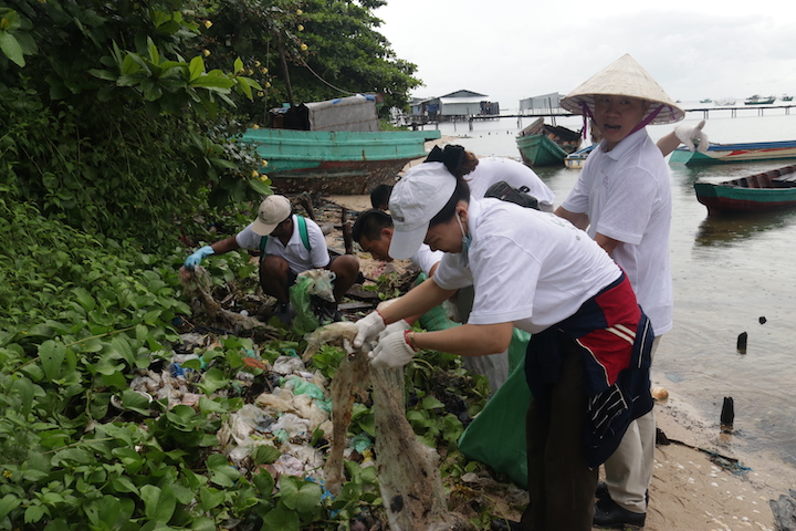 Người[-]dân[-]và[-]chính[-]quyền[-]quyết[-]tâm[-]biến[-]Phú[-]Quốc[-]thành[-]hòn[-]đảo[-]không[-]rác[-]thải[-]nhựa