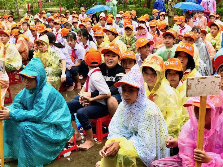 Quảng[-]Nam:Học[-]sinh[-]và[-]giáo[-]viên[-]tham[-]gia[-]diễn[-]tập[-]ứng[-]phó[-]sóng[-]thần