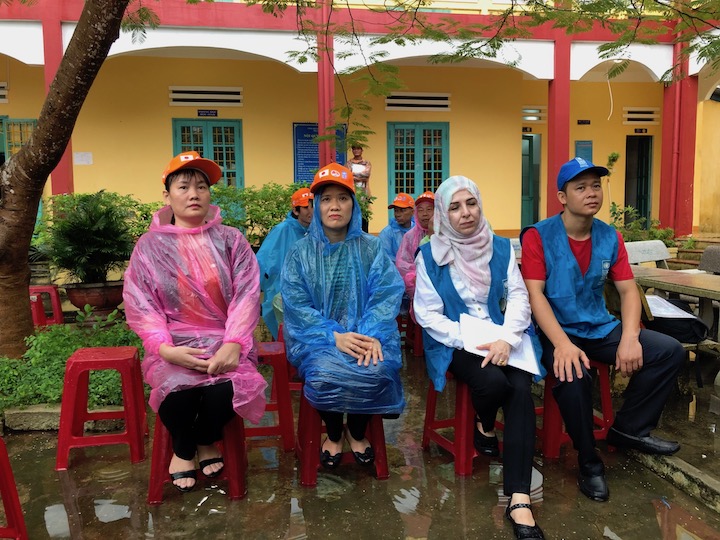 Quảng[-]Nam:Học[-]sinh[-]và[-]giáo[-]viên[-]tham[-]gia[-]diễn[-]tập[-]ứng[-]phó[-]sóng[-]thần