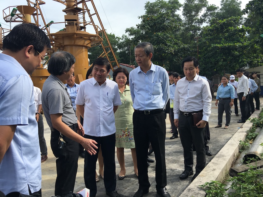 Chủ[-]tịch[-]UBND[-]TPHCM[-]Nguyễn[-]Thành[-]Phong[-]thăm[-]và[-]làm[-]việc[-]tại[-]nhà[-]máy[-]điện[-]rác[-]Gò[-]Cát