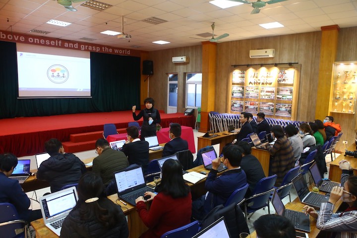 Nhiều[-]trường[-]học[-]tổ[-]chức[-]dạy[-]online[-]trong[-]dịch[-]corona