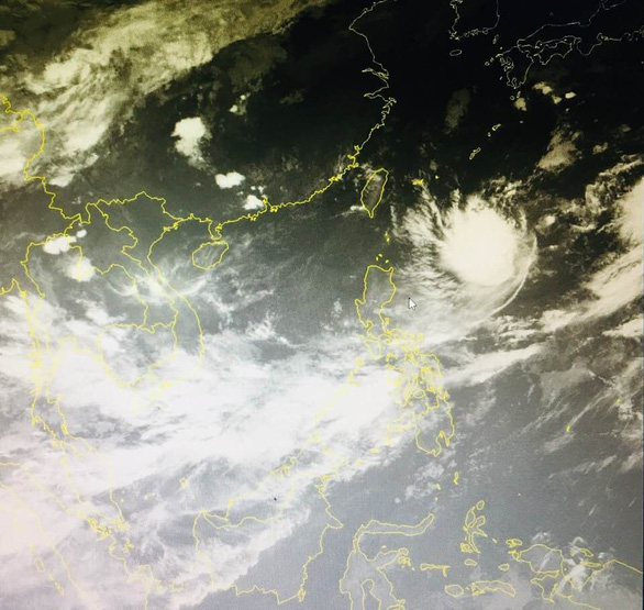 TP.HCM[-]mưa[-]to[-]cả[-]đêm,[-]phía[-]Nam[-]gió[-]giật,[-]sóng[-]biển[-]cao[-]2-3m