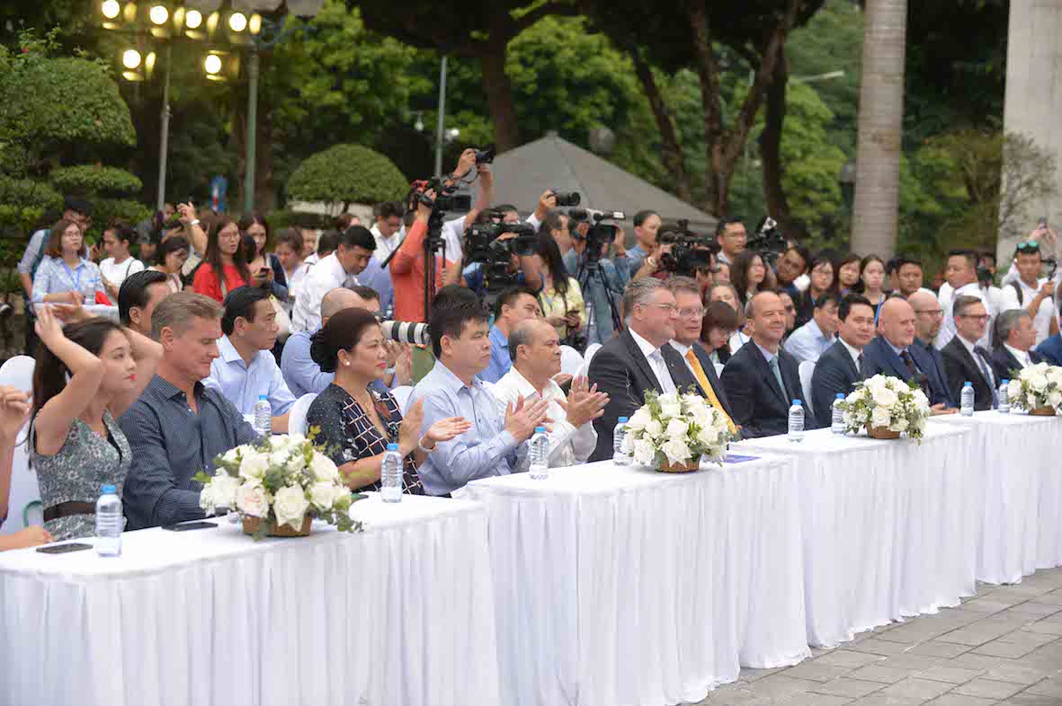 Hà[-]Nội[-]chính[-]thức[-]trở[-]thành[-]nước[-]thứ[-]22[-]đăng[-]cai[-]Giải[-]đua[-]F1