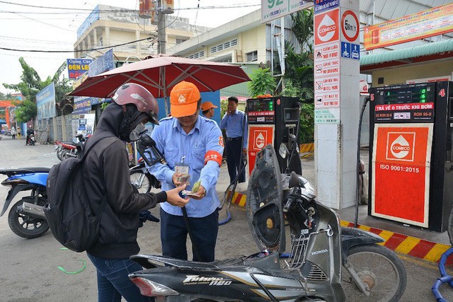 Xăng[-]E5[-]khó[-]bán[-]vì[-]thuế[-]BVMT[-]quá[-]cao