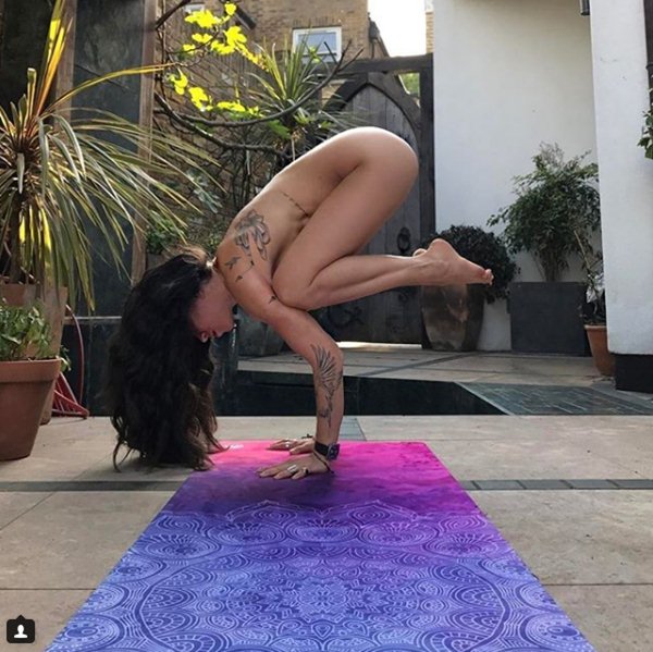 Yoga[-]khỏa[-]thân[-]mang[-]lại[-]nhiều[-]lợi[-]ích