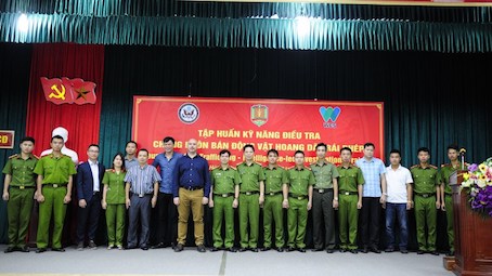 Khóa[-]đào[-]tạo[-]“Kỹ[-]năng[-]điều[-]tra[-]chống[-]buôn[-]bán[-]động[-]vật[-]hoang[-]dã[-]trái[-]phép”