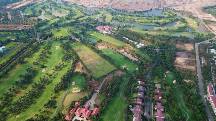 Lợi[-]nhuận[-]sân[-]golf[-]“nằm[-]ở”[-]bất[-]động[-]sản[-]nghỉ[-]dưỡng