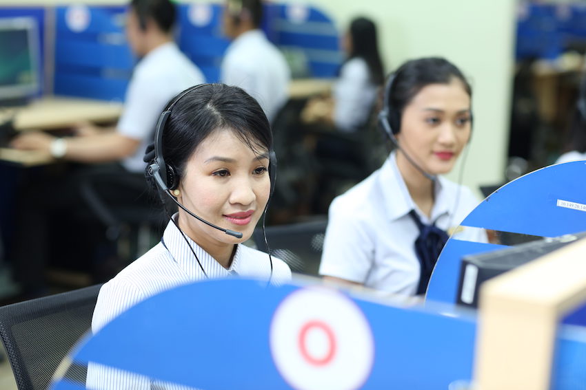VinaPhone[-]khuyến[-]cáo[-]cảnh[-]giác[-]trước[-]hiện[-]tượng[-]lừa[-]đảo[-]chiếm[-]đoạt[-]thuê[-]bao[-]di[-]động[-]nhằm[-]rút[-]tiền[-]từ[-]thẻ[-]tín[-]dụng[-]hoặc[-]vay[-]tiền[-]online