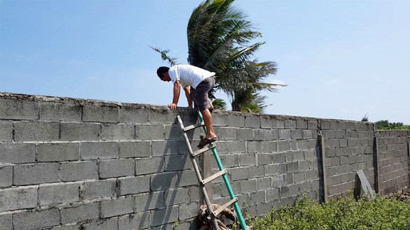 Không[-]thể[-]chấp[-]nhận[-]tình[-]trạng[-]lấy[-]biển[-]làm[-]của[-]riêng