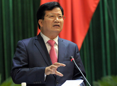 Bộ[-]trưởng[-]Xây[-]dựng[-]Trịnh[-]Đình[-]Dũng[-](ảnh:[-]Tuổi[-]trẻ).