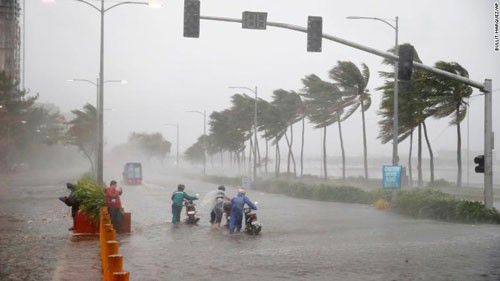Bão[-]Mangkhut[-]quá[-]khủng[-]khiếp