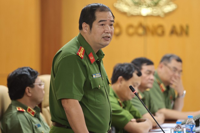 Bộ[-]Công[-]an[-]đang[-]điều[-]tra[-]đơn[-]tố[-]cáo[-]bà[-]Trần[-]Uyên[-]Phương