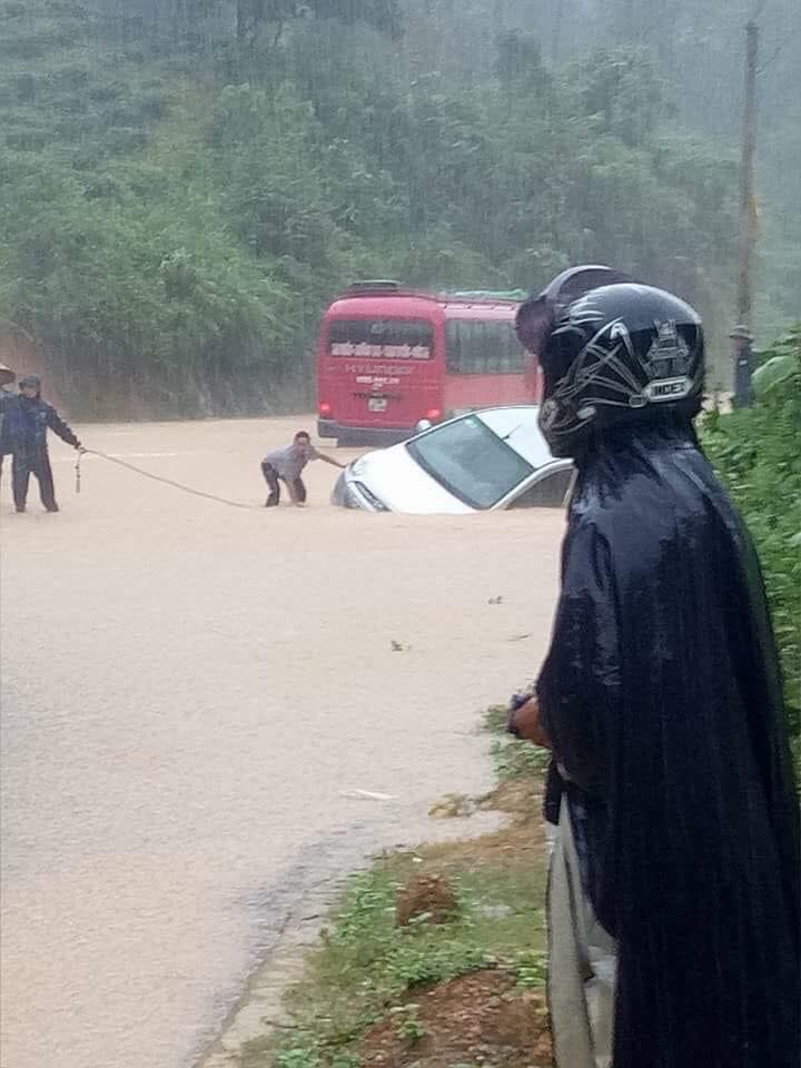 Cần[-]một[-]“Hội[-]nghị[-]Diên[-]Hồng”[-]bàn[-]quyết[-]sách[-]cho[-]vùng[-]lũ[-]quét