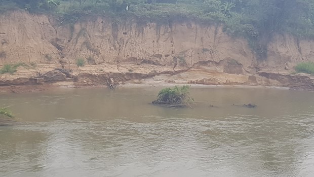 Nạn[-]khai[-]thác[-]cát[-]lậu[-]tái[-]diễn,[-]sông[-]Đồng[-]Nai[-]"kêu[-]cứu"[-]vì[-]sạt[-]lở[-]nghiêm[-]trọng