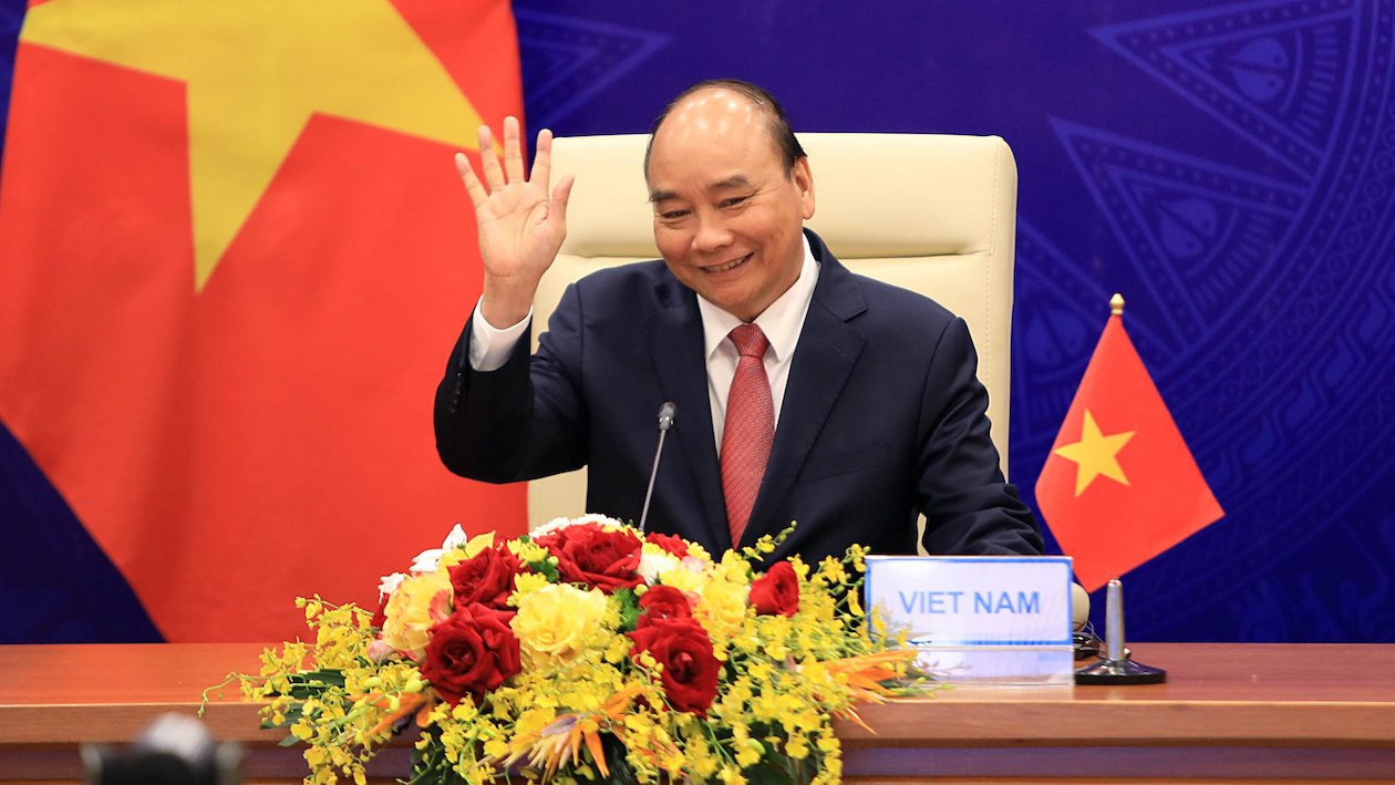 Chủ[-]tịch[-]nước[-]Nguyễn[-]Xuân[-]Phúc:[-]"Việt[-]Nam[-]sẽ[-]tiếp[-]tục[-]giảm[-]rất[-]mạnh[-]điện[-]than"
