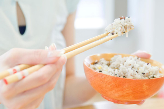 Ăn[-]quá[-]ít[-]cơm,[-]bạn[-]sẽ[-]chết[-]sớm!