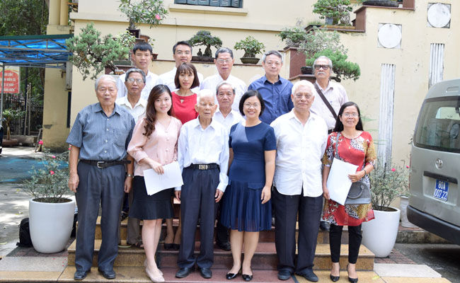 Hội[-]BVTN&MT[-]Việt[-]Nam[-]ủng[-]hộ[-]Đoàn[-]thanh[-]niên[-]phát[-]động[-]phong[-]trào[-]“Công[-]sở[-]Xanh”