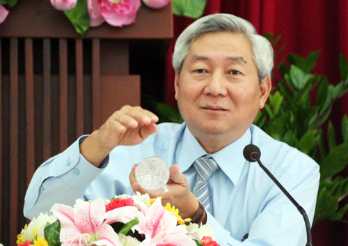 Phó[-]ban[-]quản[-]lý[-]đường[-]sắt[-]đô[-]thị[-]TP[-]HCM[-]bị[-]cảnh[-]cáo