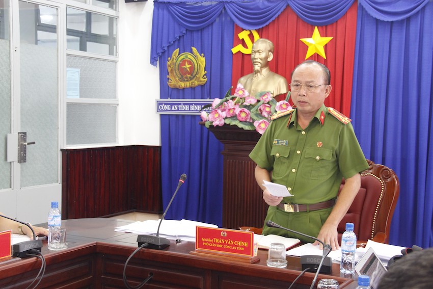Binh[-]Dương:[-]Trưởng[-]phòng[-]TNMT[-]bị[-]truy[-]nã[-]vì[-]sai[-]phạm[-]phân[-]lô[-]đất[-]nền