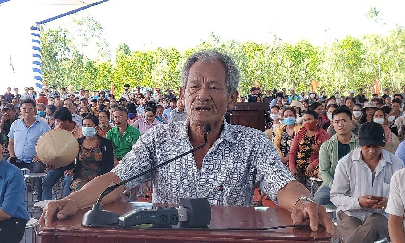 Bí[-]thư[-]Bình[-]Định:[-]"Tôi[-]chịu[-]trách[-]nhiệm[-]nếu[-]nhà[-]máy[-]thép[-]xả[-]thải[-]ra[-]biển"