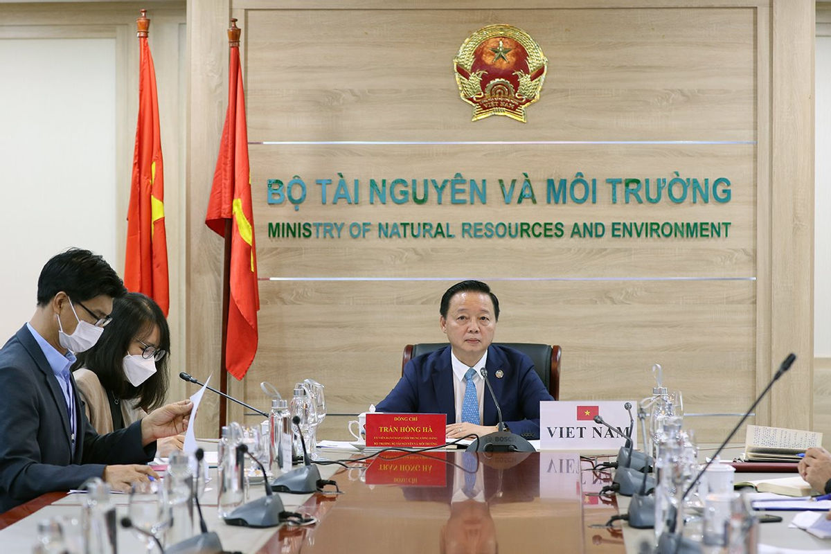 Việt[-]Nam[-]-[-]Hàn[-]Quốc[-]tăng[-]cường[-]hợp[-]tác[-]về[-]môi[-]trường