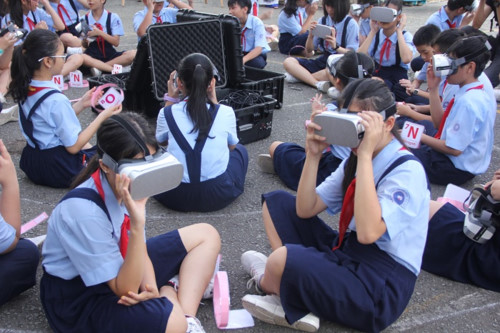 Học[-]sinh[-]hào[-]hứng[-]tiết[-]học[-]với[-]công[-]nghệ[-]4.0