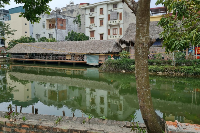Hà[-]Nội:[-]2[-]hồ[-]nguy[-]cơ[-]bị[-]lấp[-]để[-]phân[-]lô[-]đấu[-]giá[-]đất,[-]dân[-]tha[-]thiết[-]xin[-]giữ