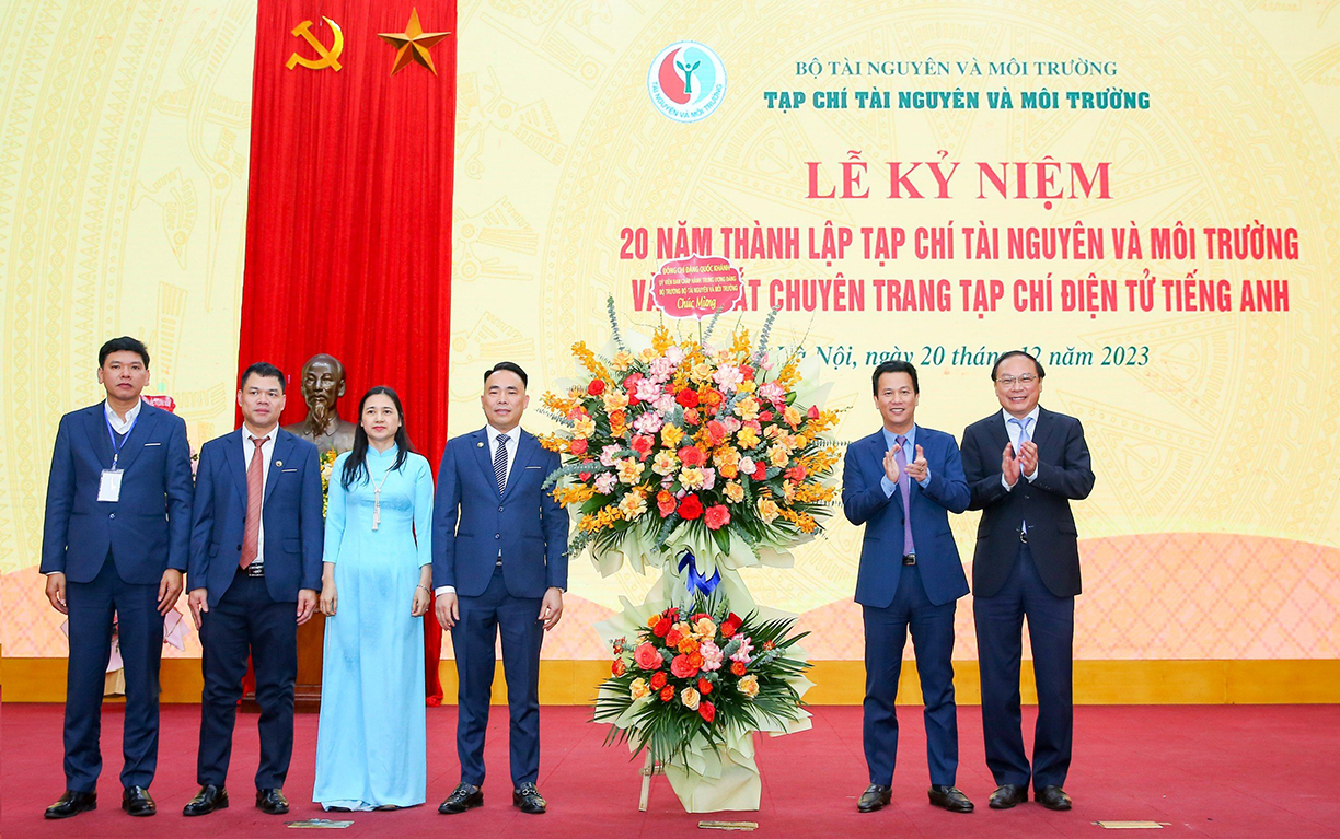 Tạp[-]chí[-]Tài[-]nguyên[-]và[-]Môi[-]trường[-]kỷ[-]niệm[-]20[-]năm[-]ngày[-]thành[-]lập[-]và[-]ra[-]mắt[-]chuyên[-]trang[-]Tạp[-]chí[-]điện[-]tử[-]tiếng[-]Anh