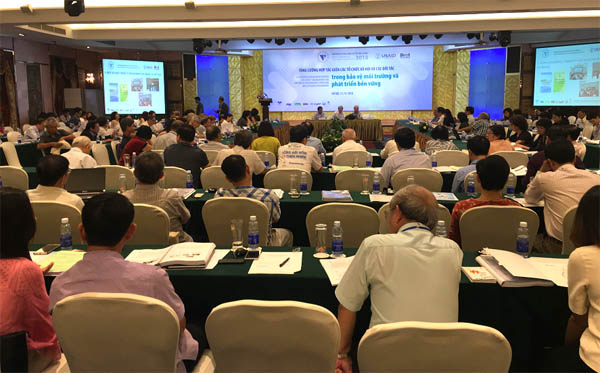 Tư[-]vấn[-]phản[-]biện[-]xã[-]hội[-]về[-]TNMT[-]và[-]BĐKH[-]có[-]vai[-]trò[-]quan[-]trọng[-]hàng[-]đầu[-]trong[-]hoạt[-]động[-]của[-]VACNE